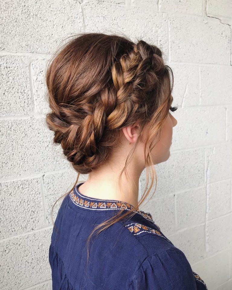 18 Practical And Pretty Waterpark Hairstyles You’ll Love