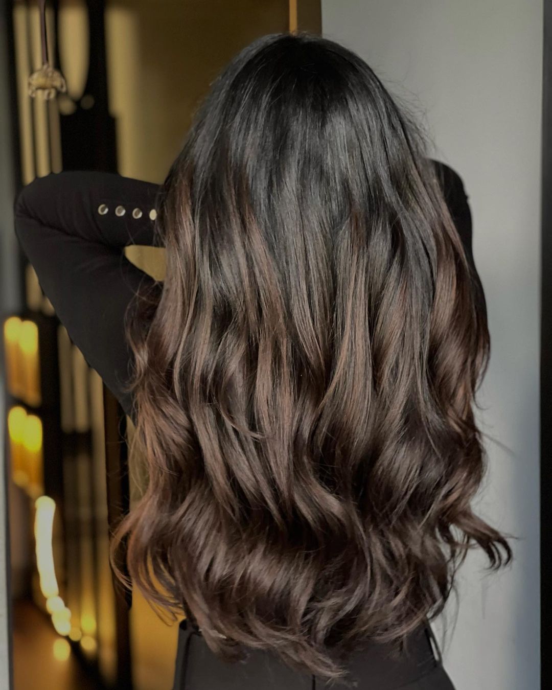 bruin haar met kaneelkleurige highlights