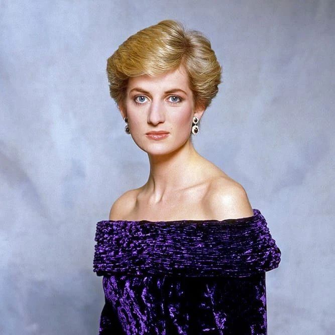 La princesse Diana : un bob pixie blond doré