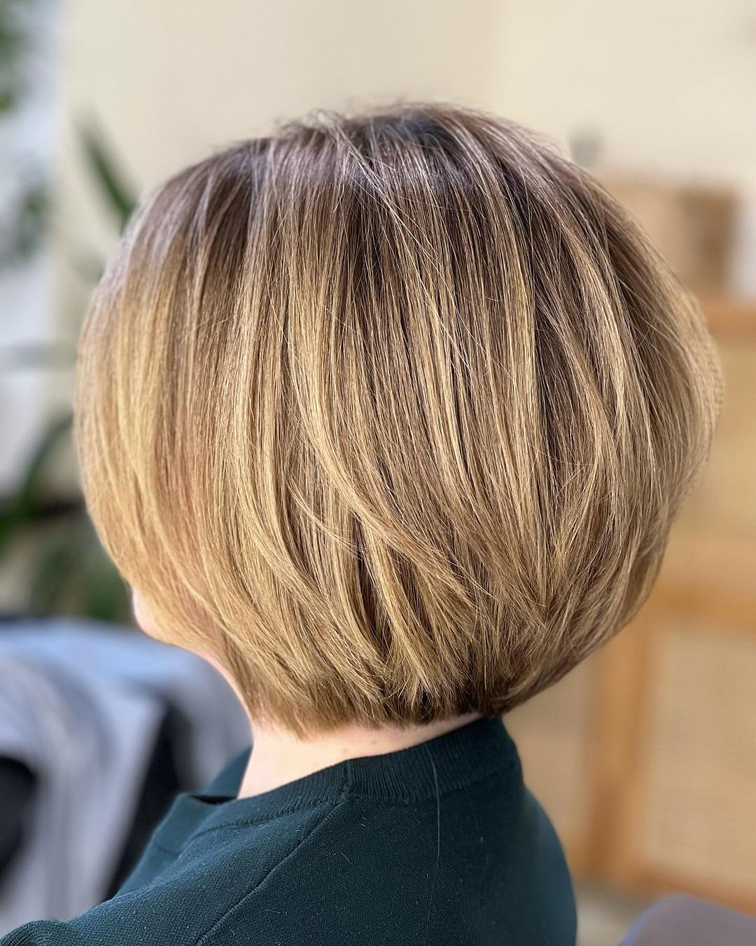 layered bob with highlights