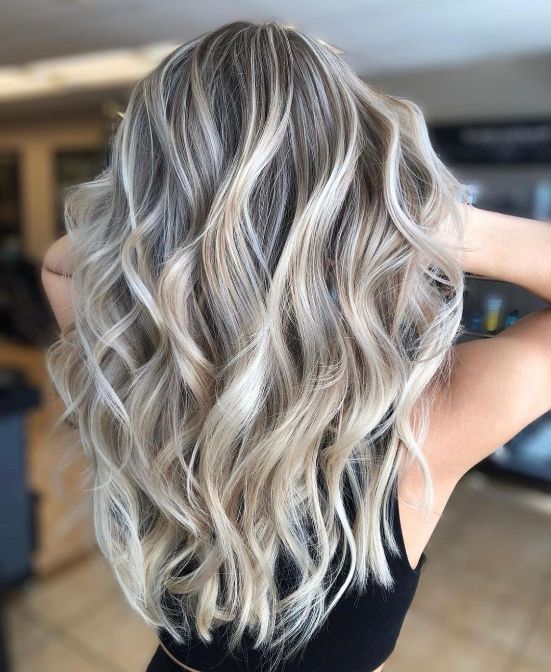 balayage blond platine