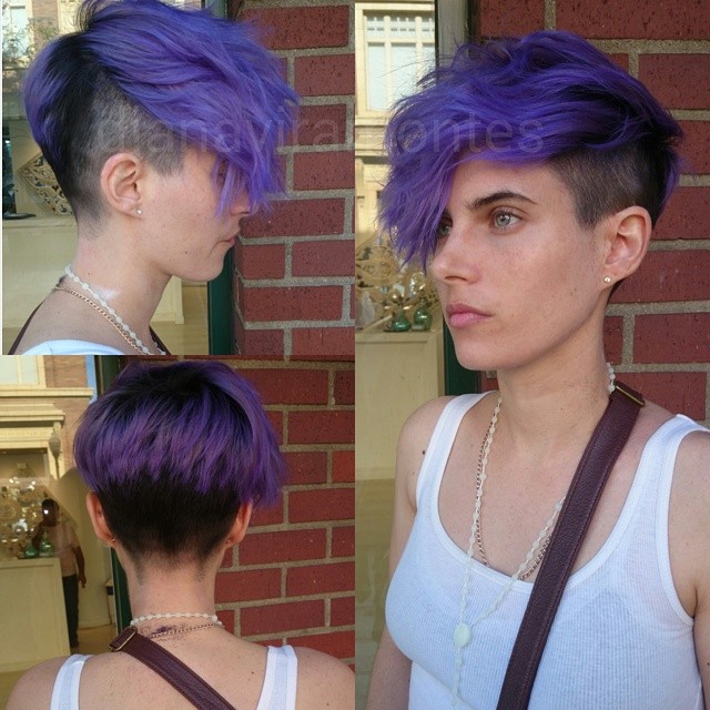 corte pixie morado con laterales rapados