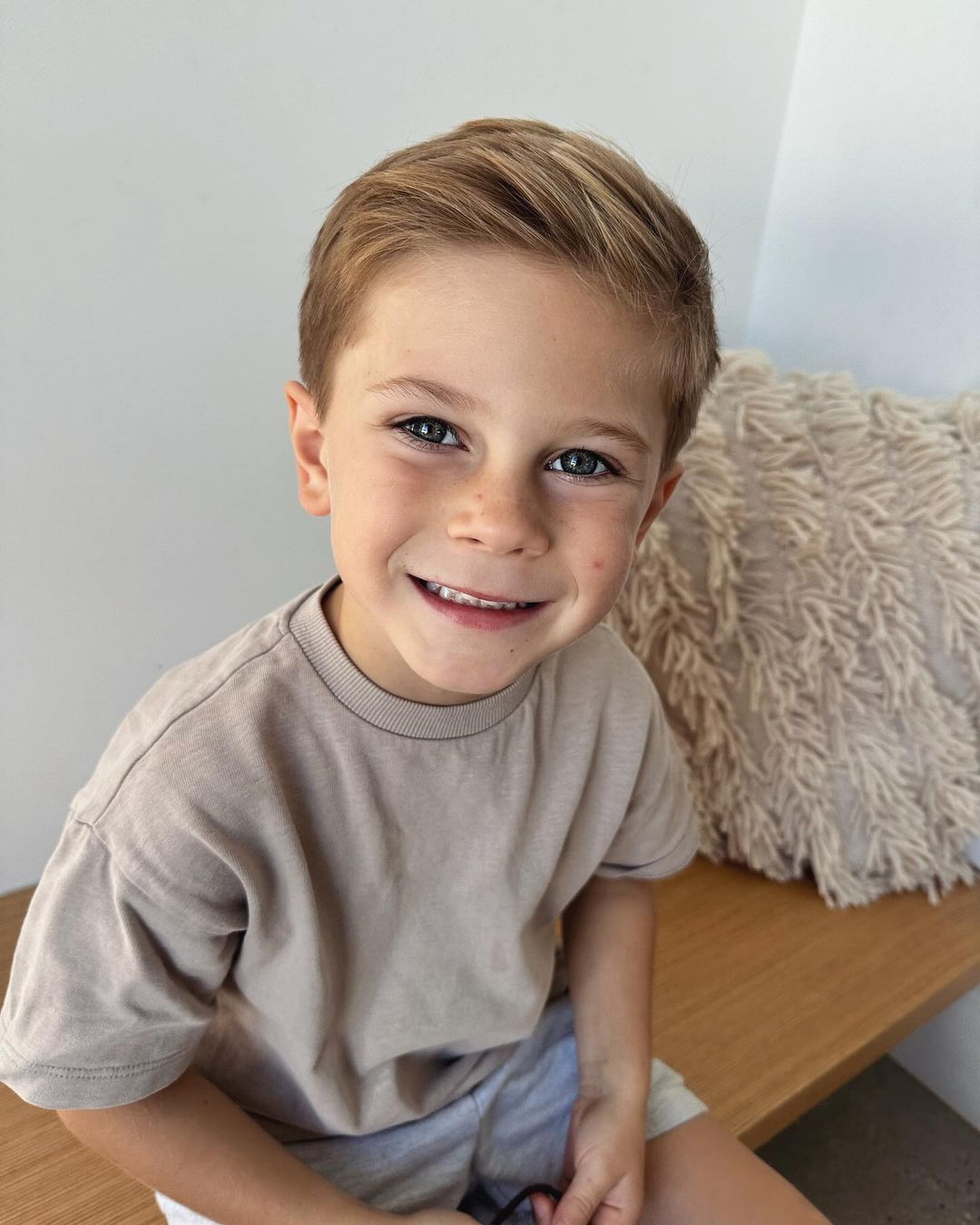 16 Cutest Little Boys Summer Haircuts For 2025