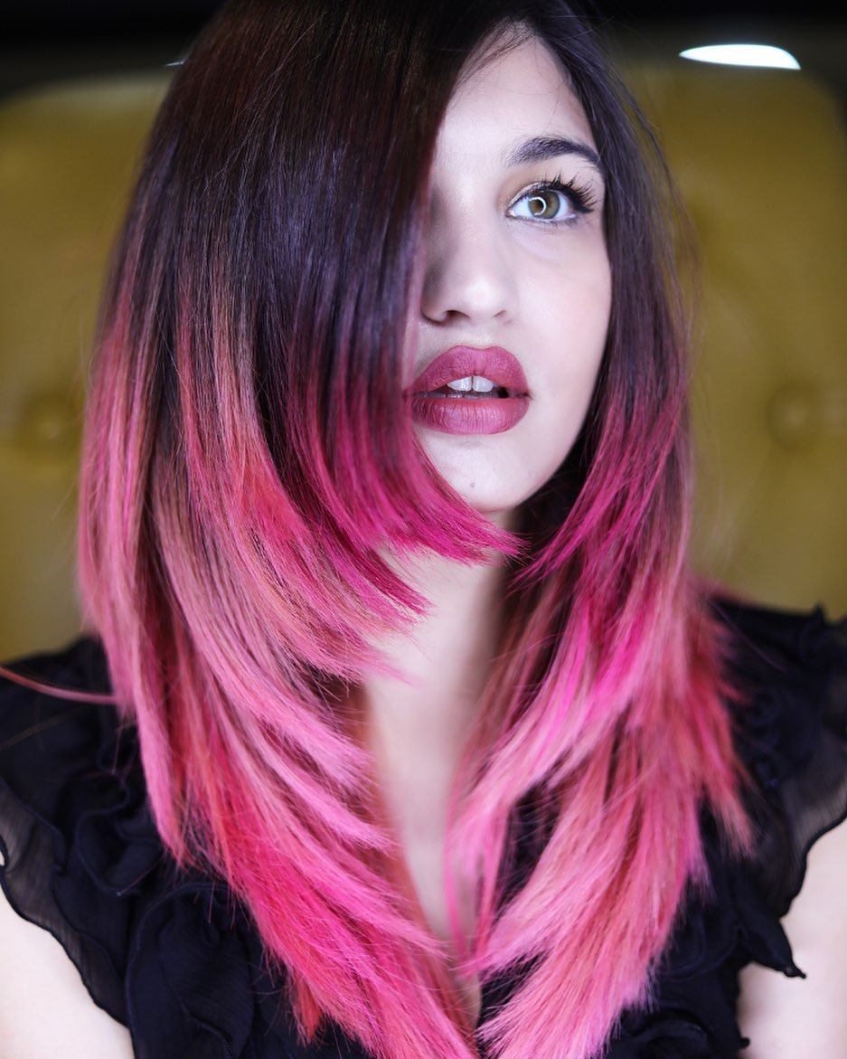 capelli dimensionali fuschia ombreggiati