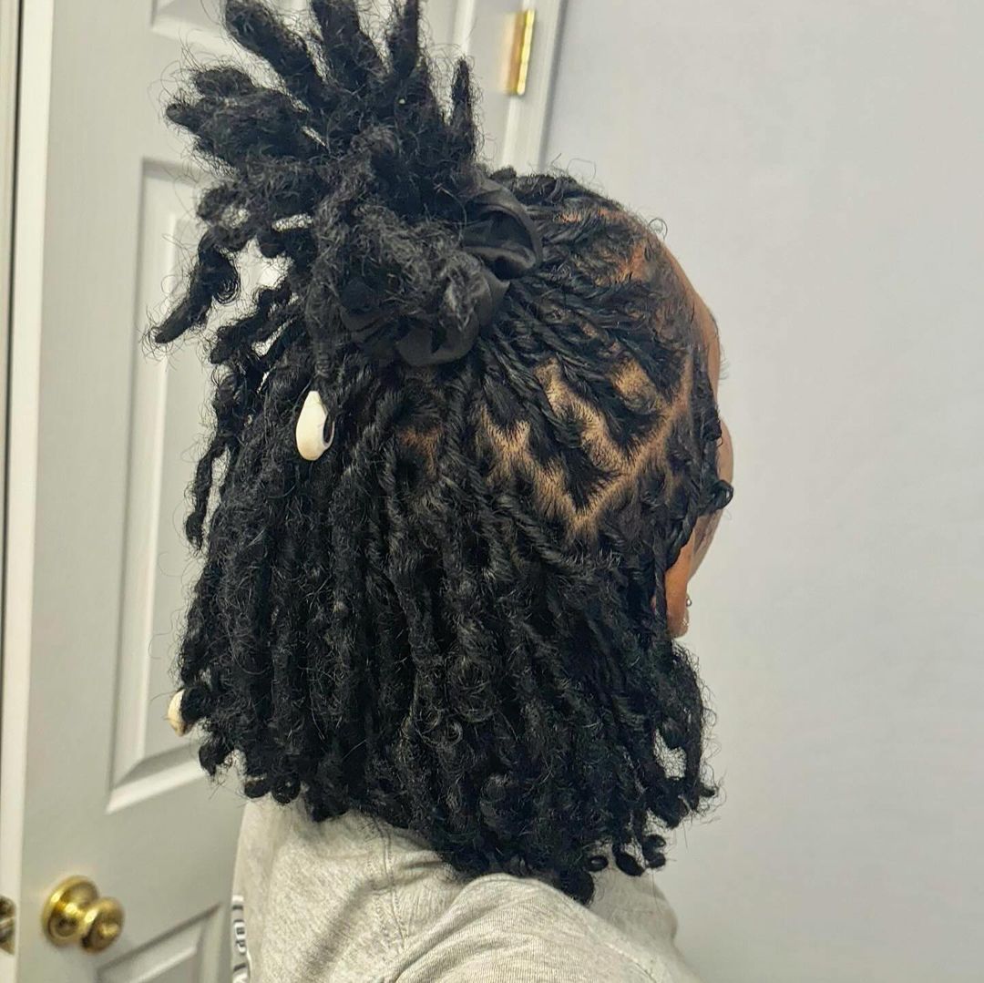 flat twist locs half-up paardenstaart