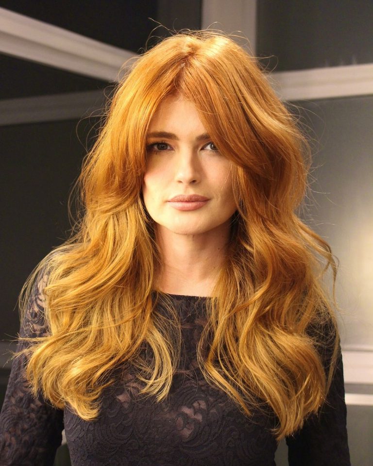 Color de pelo castaño claro es el tono rojo más caliente de 2024