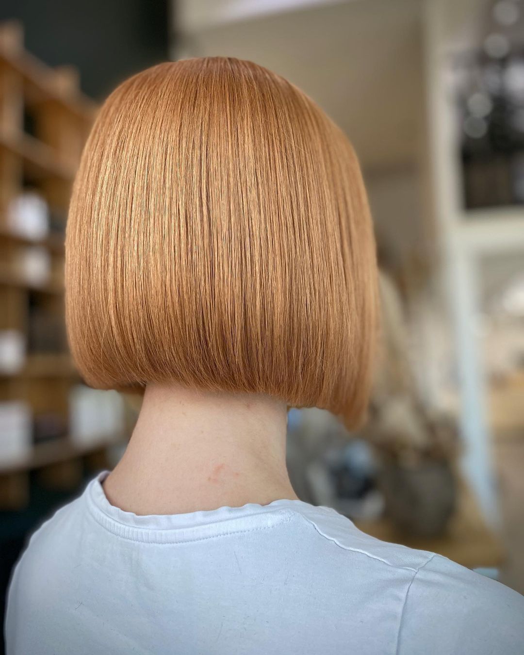 blond cuivré clair blunt bob