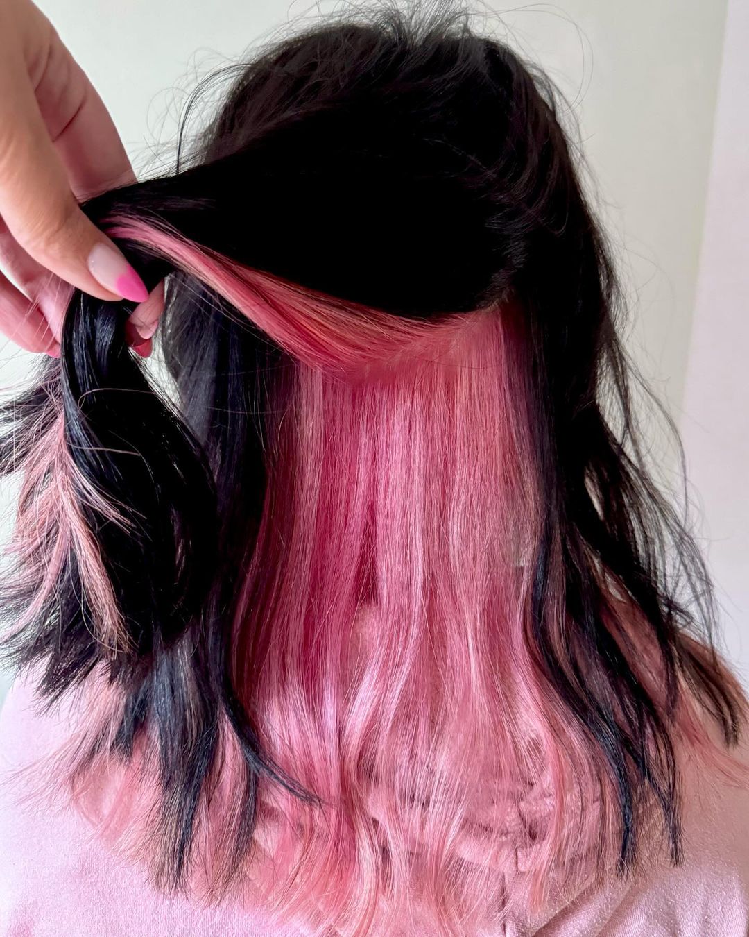 mechas peekaboo rosa pastel