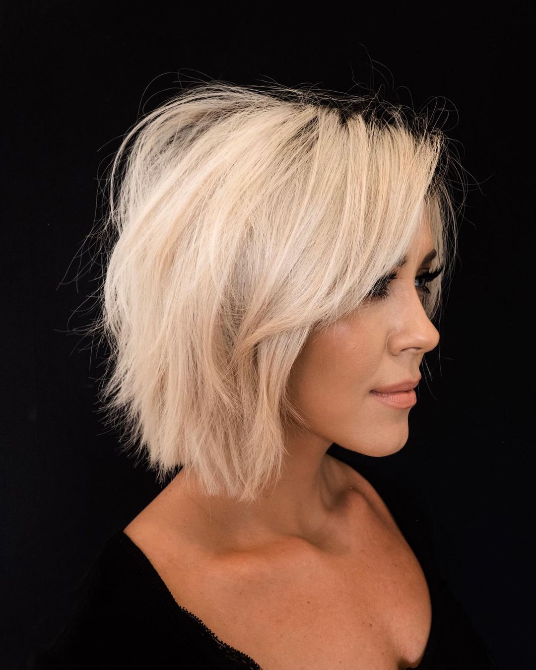 corte de cabelo bullet bob louro platinado