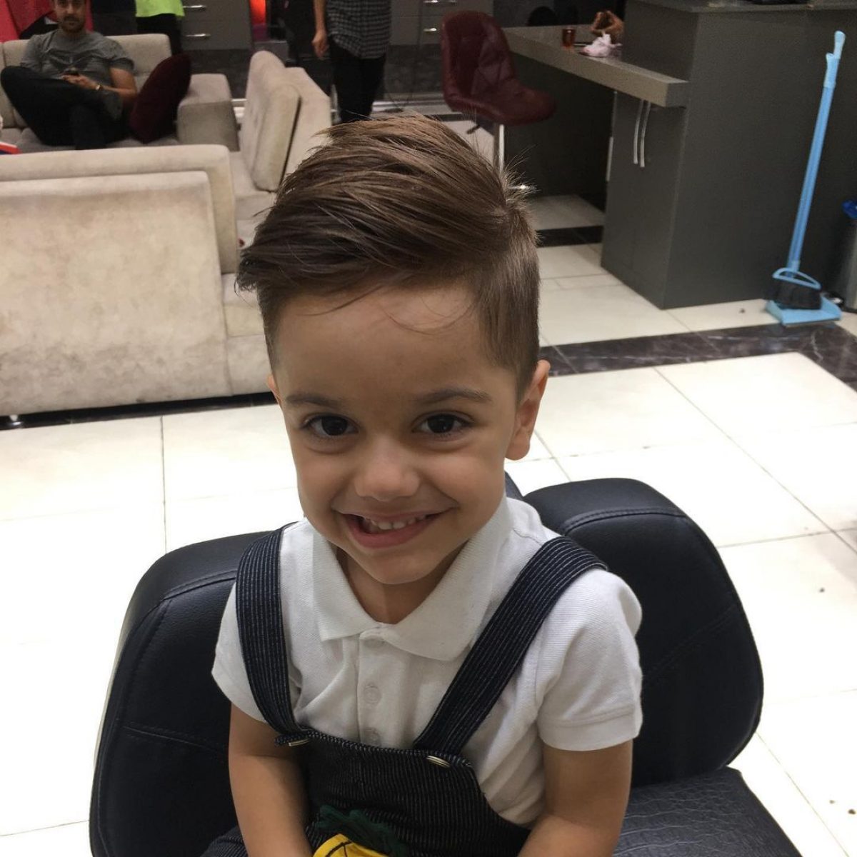 Estas ideias para o primeiro corte de cabelo do bebé são as mais ...
