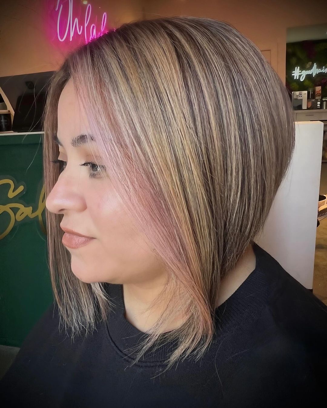 cabelo louro morango com moeda cor-de-rosa pálido