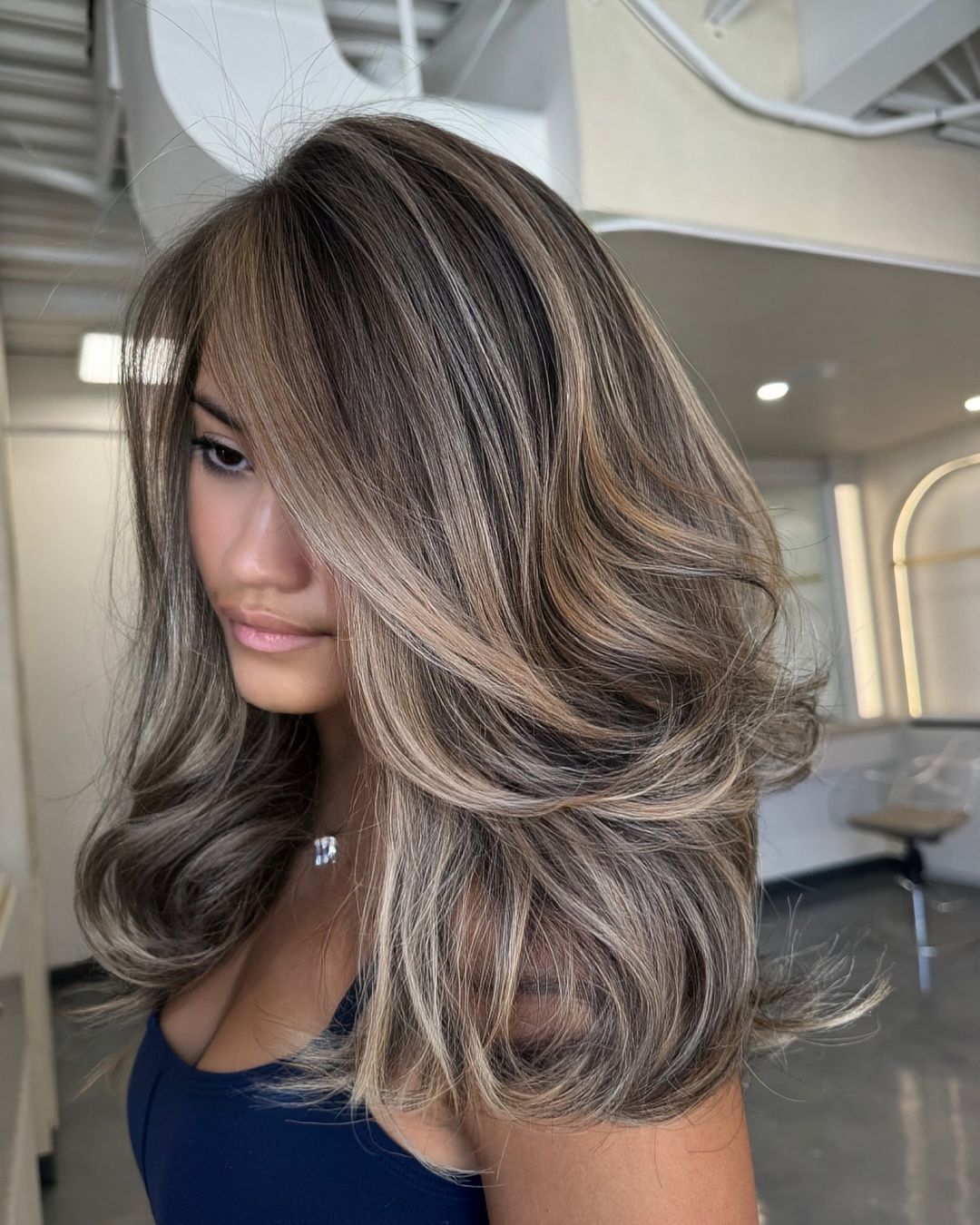 rubio cálido beige balayage