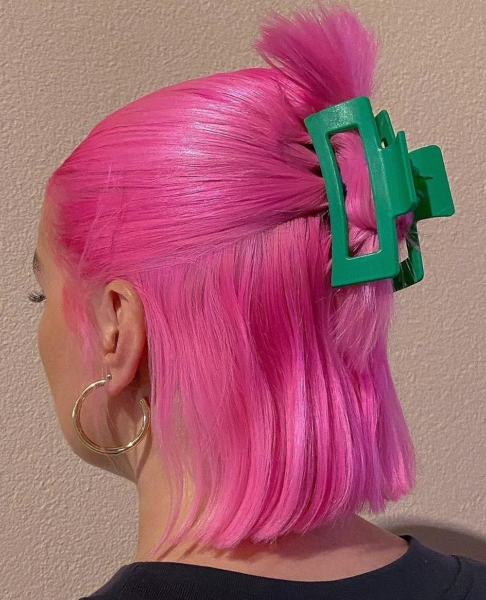 claw clip hairstyle