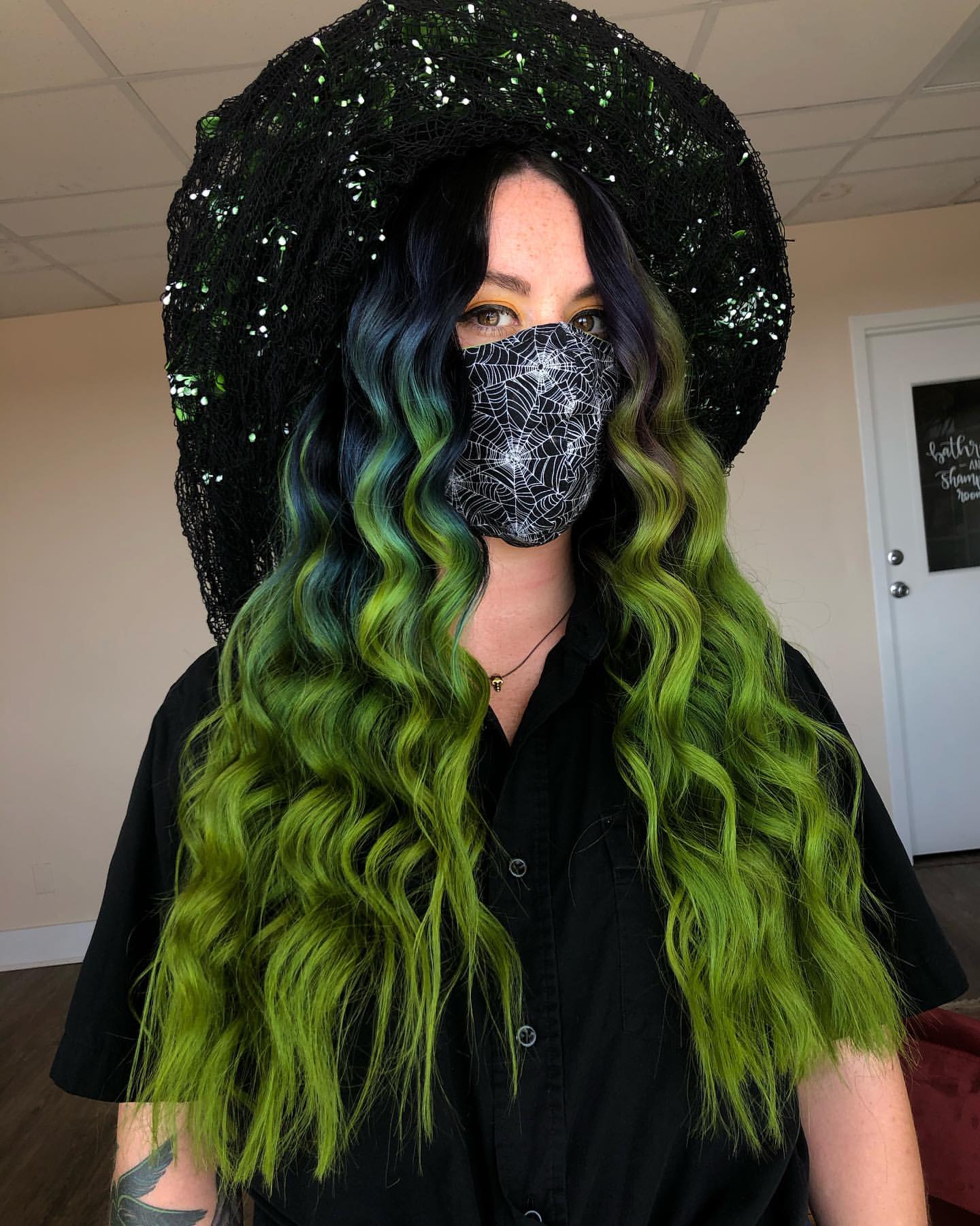 cheveux verts brillants