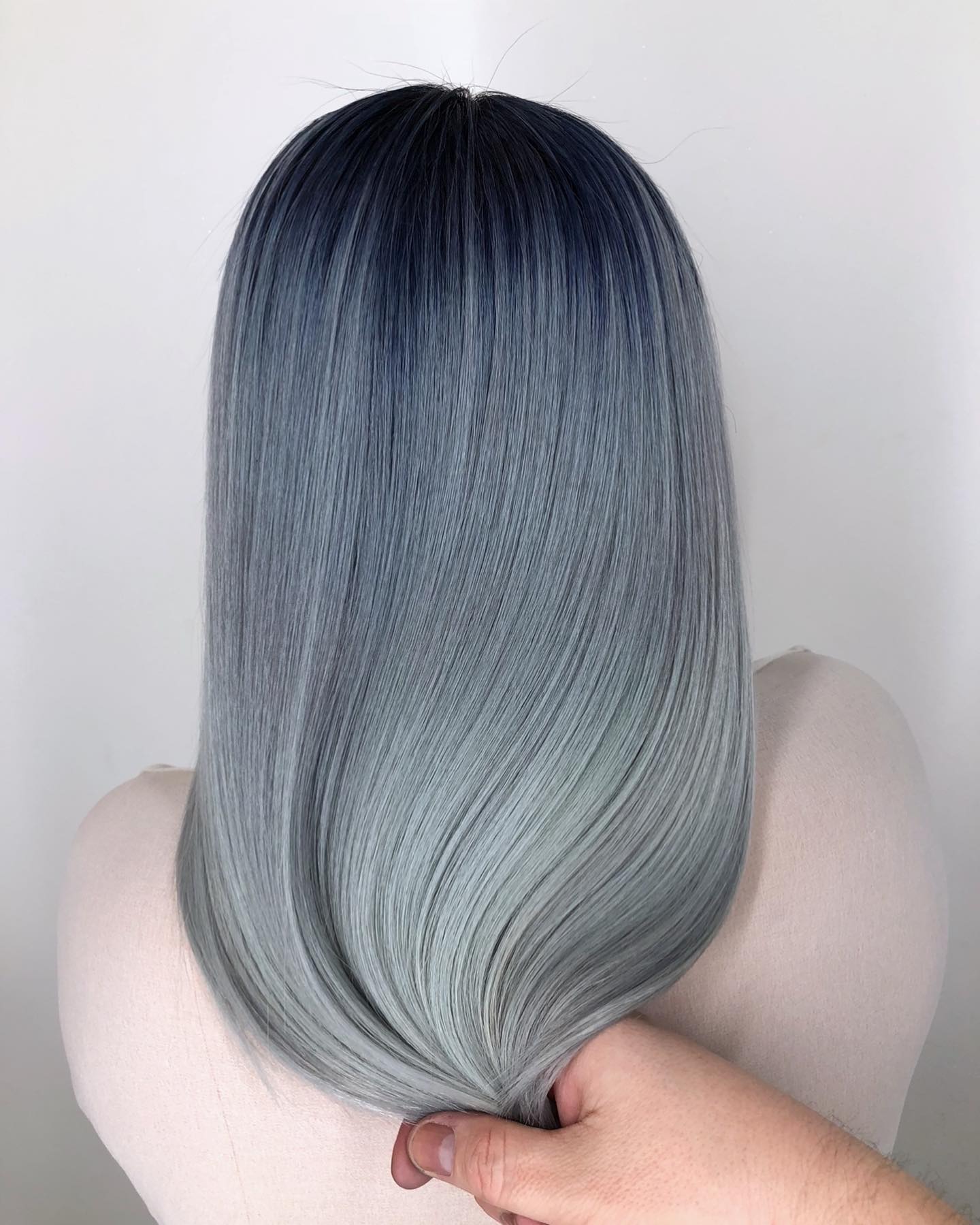 cheveux bleus fumés