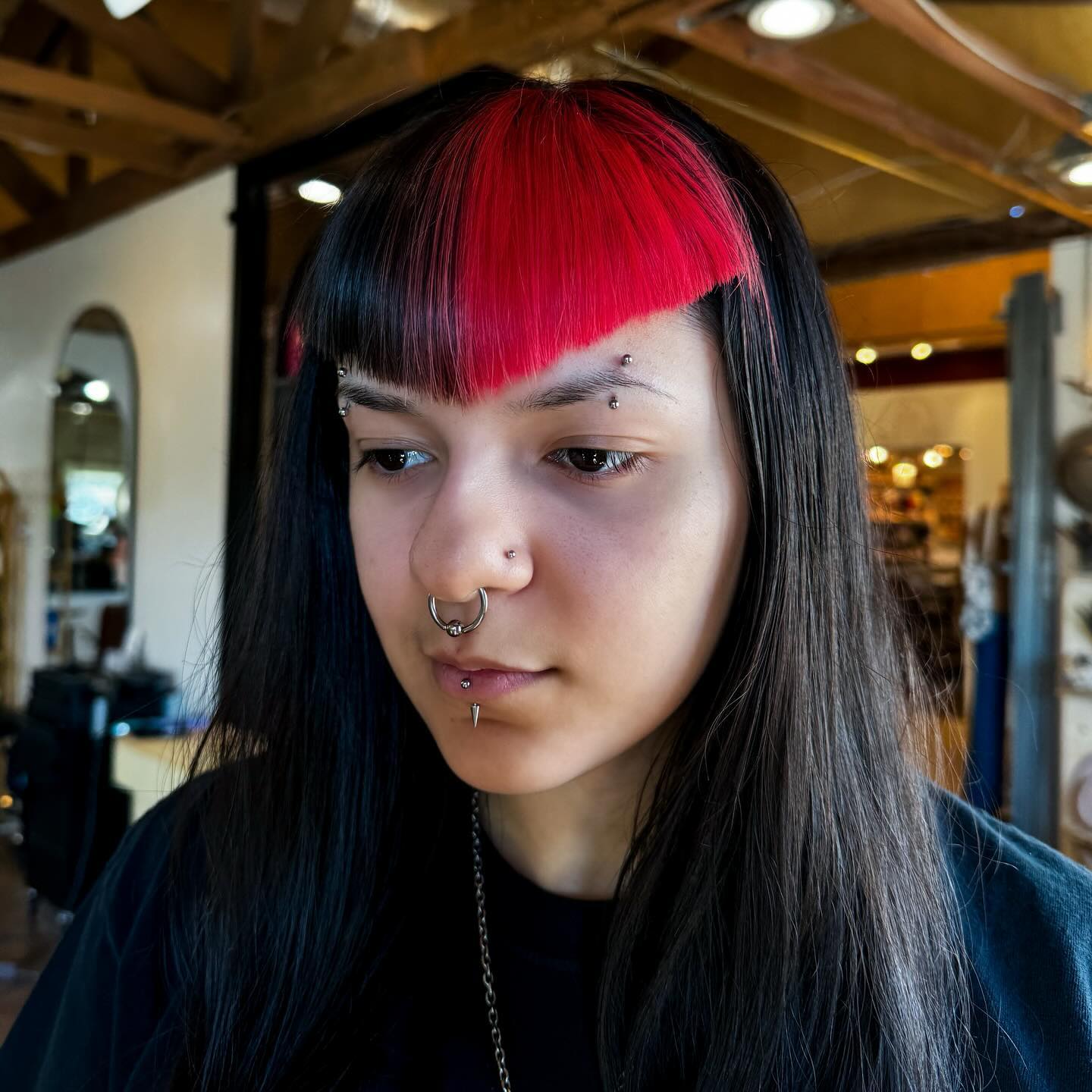 red v-shaped bangs