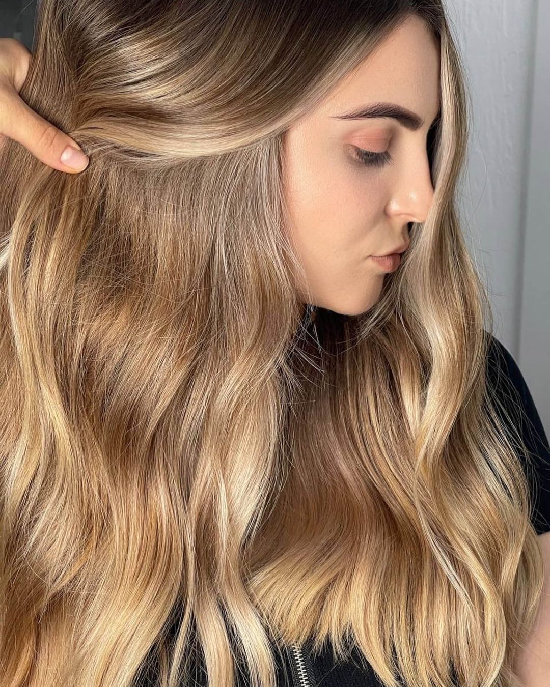 cheveux blond sable doré