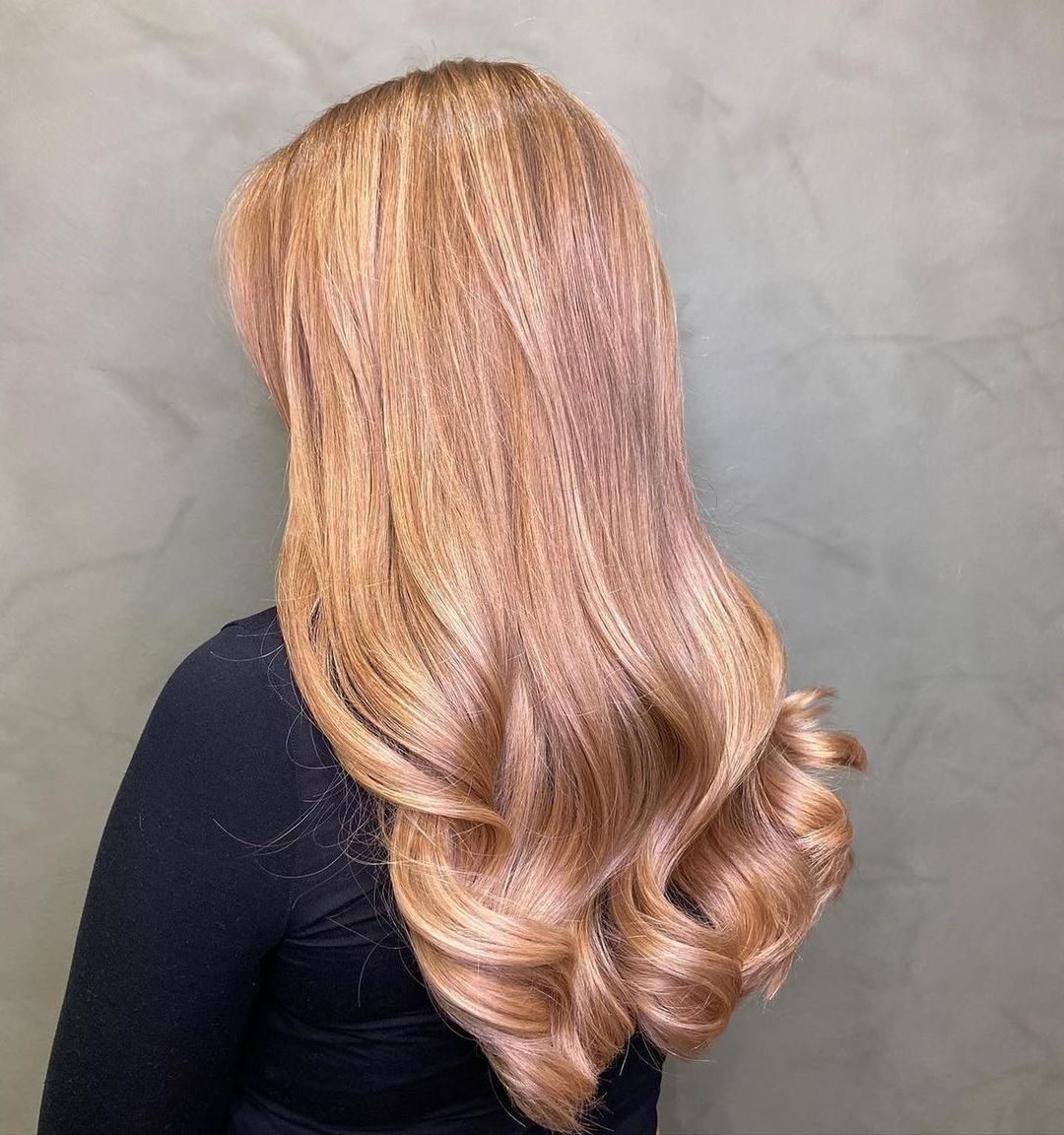 cheveux blonds ambrés