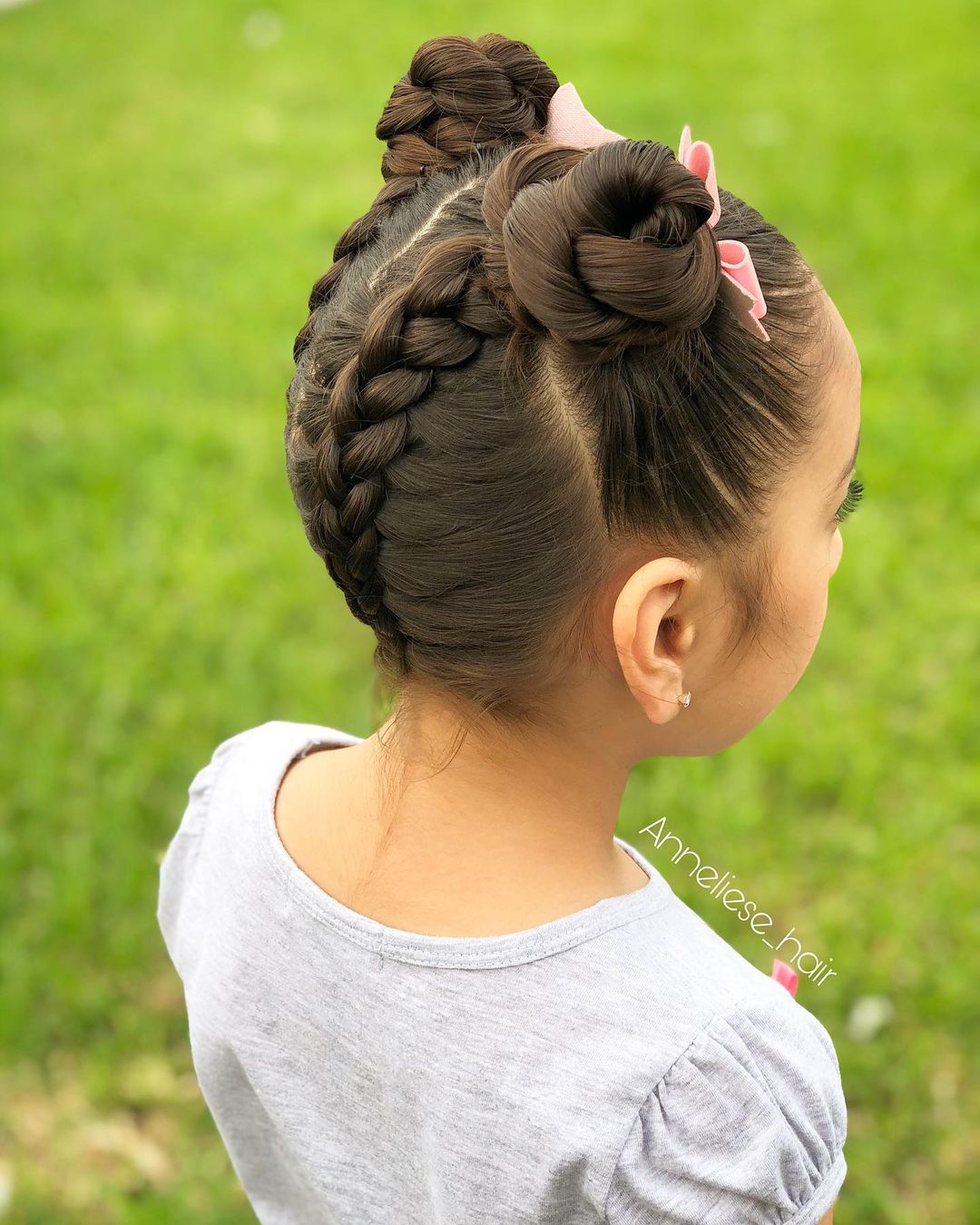 penteado com tranças e mini pães