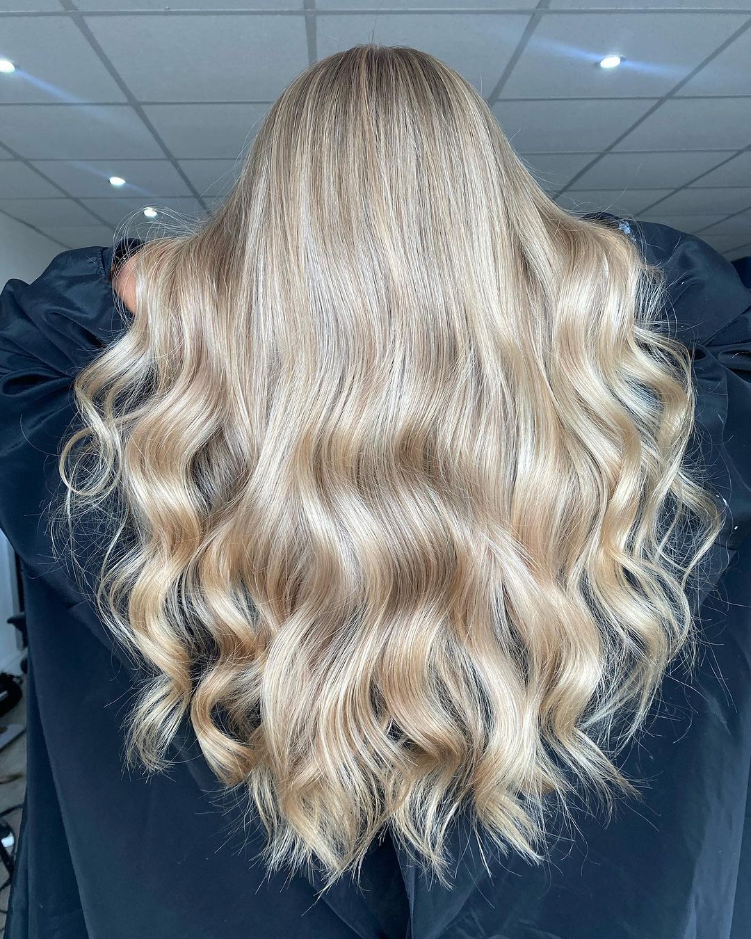 cheveux blond doré