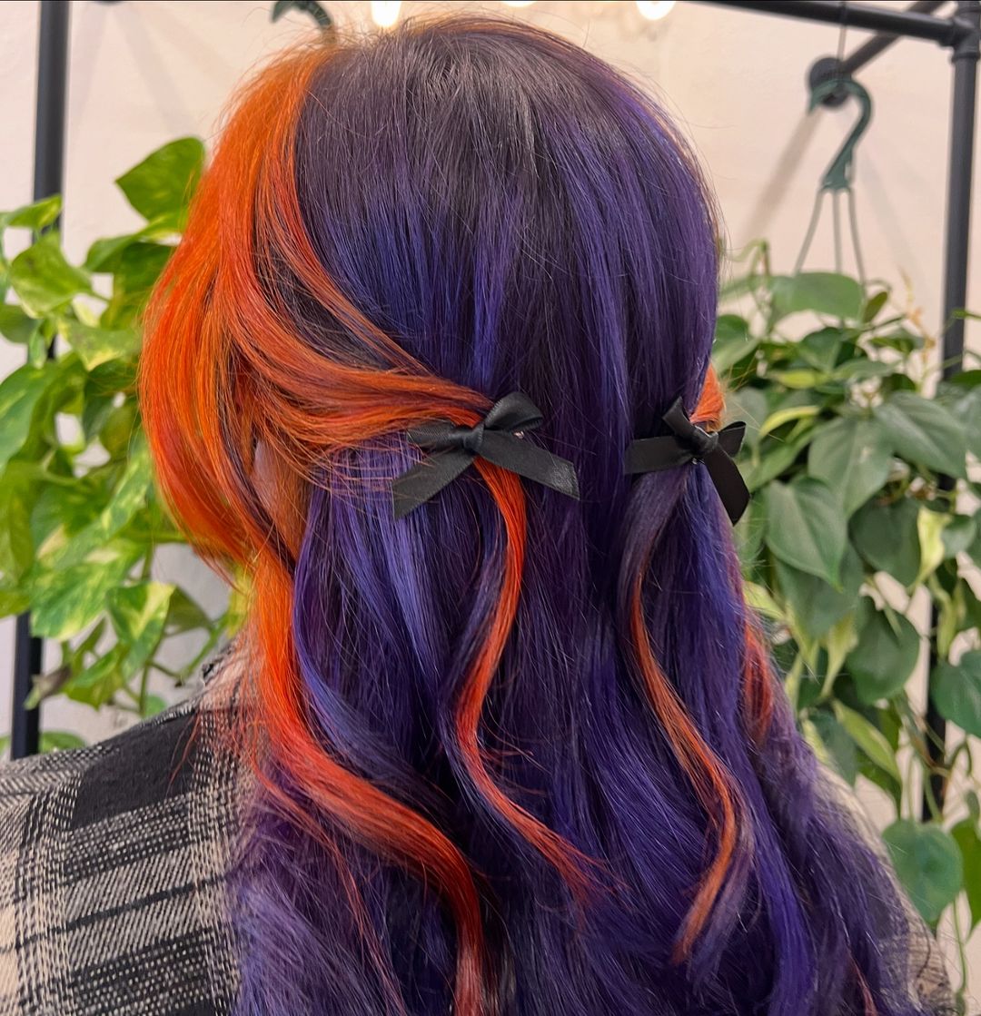 cheveux violet cuivré