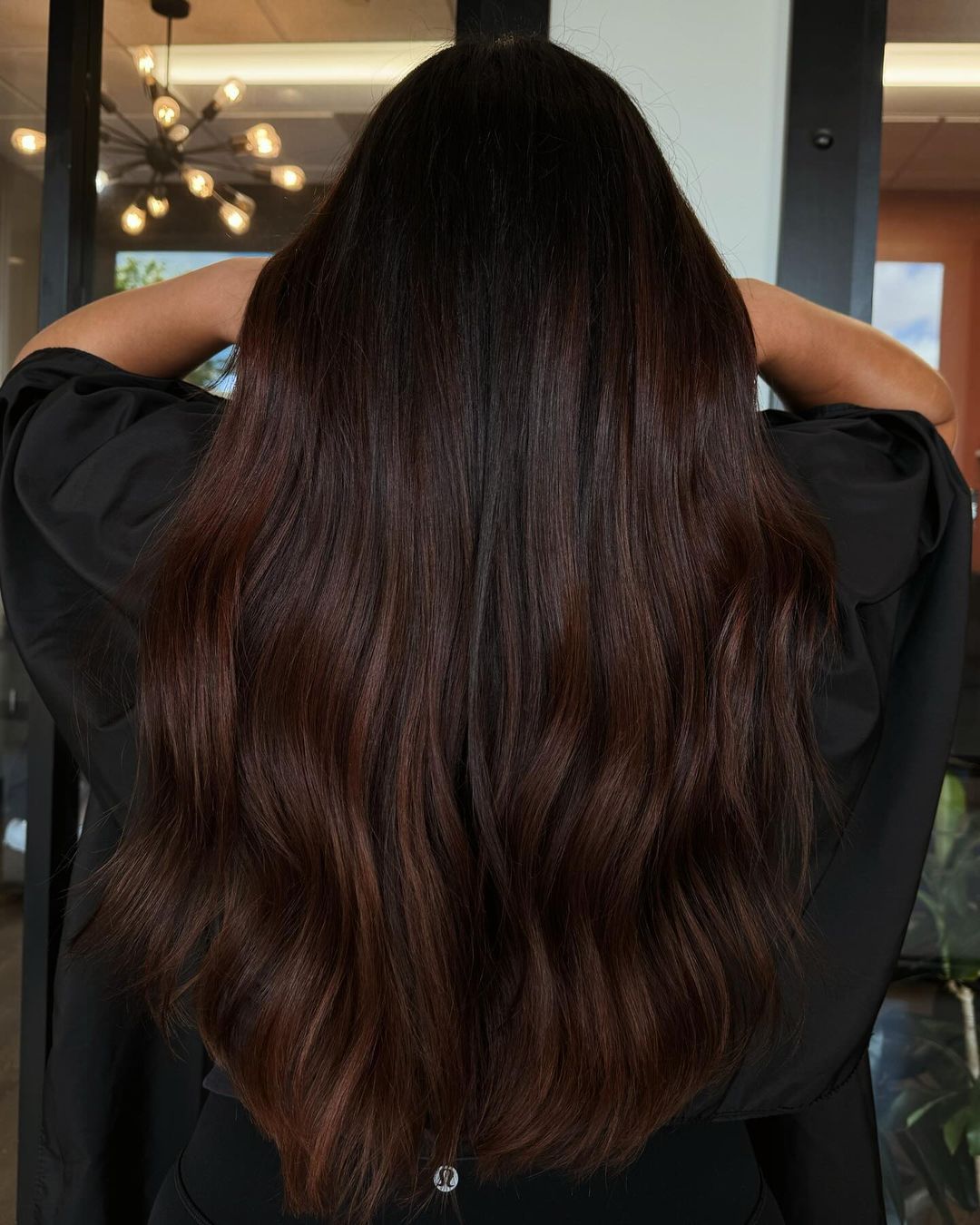 brun chocolat foncé cheveux auburn