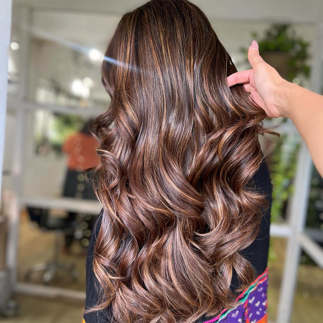 dimensionaal goud brunette haar