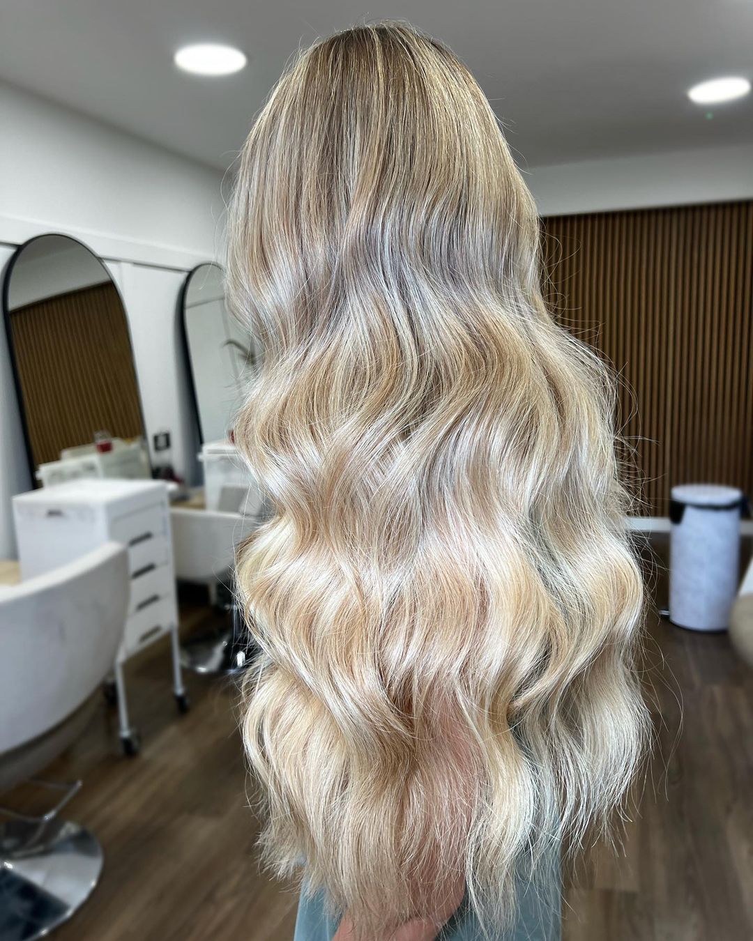 cabelo louro dourado e arenoso