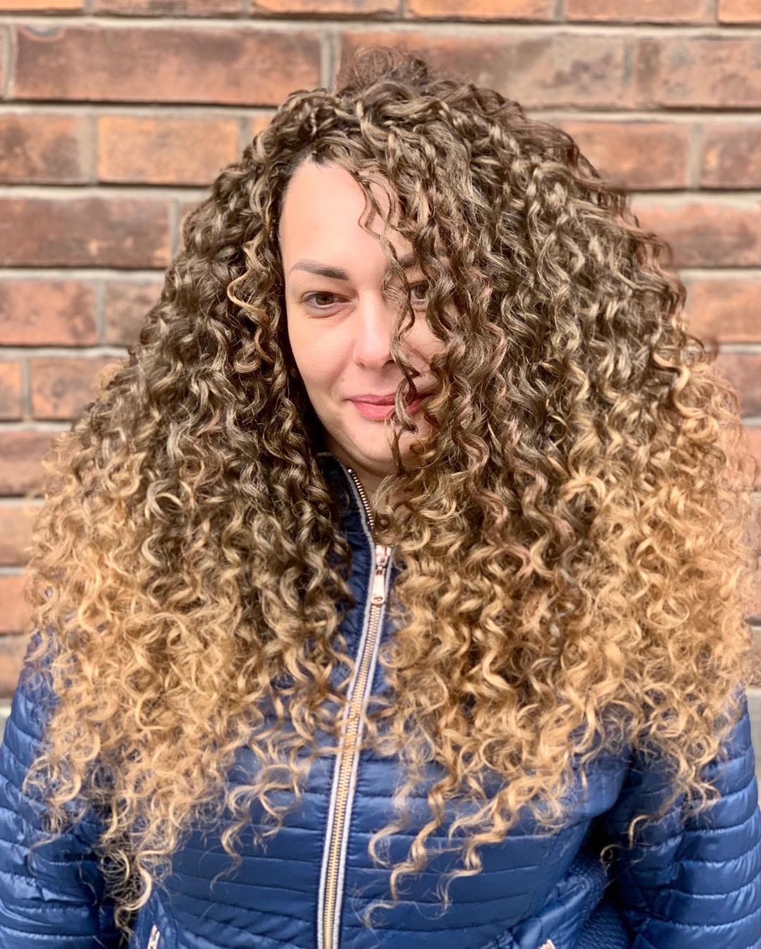 honey brown ombre curls