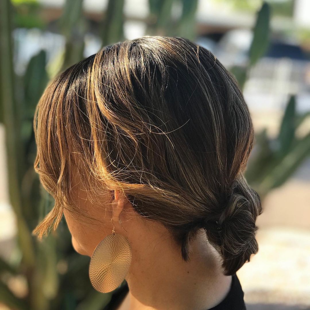 chignon basso disordinato