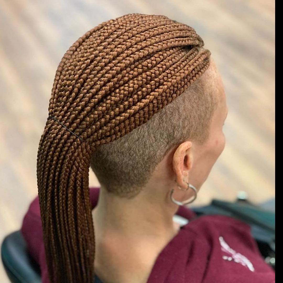 trenzas mohawk caja con lados afeitados