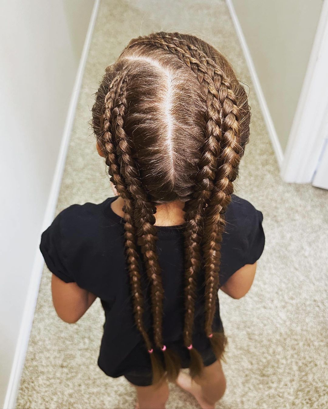 penteado com várias tranças