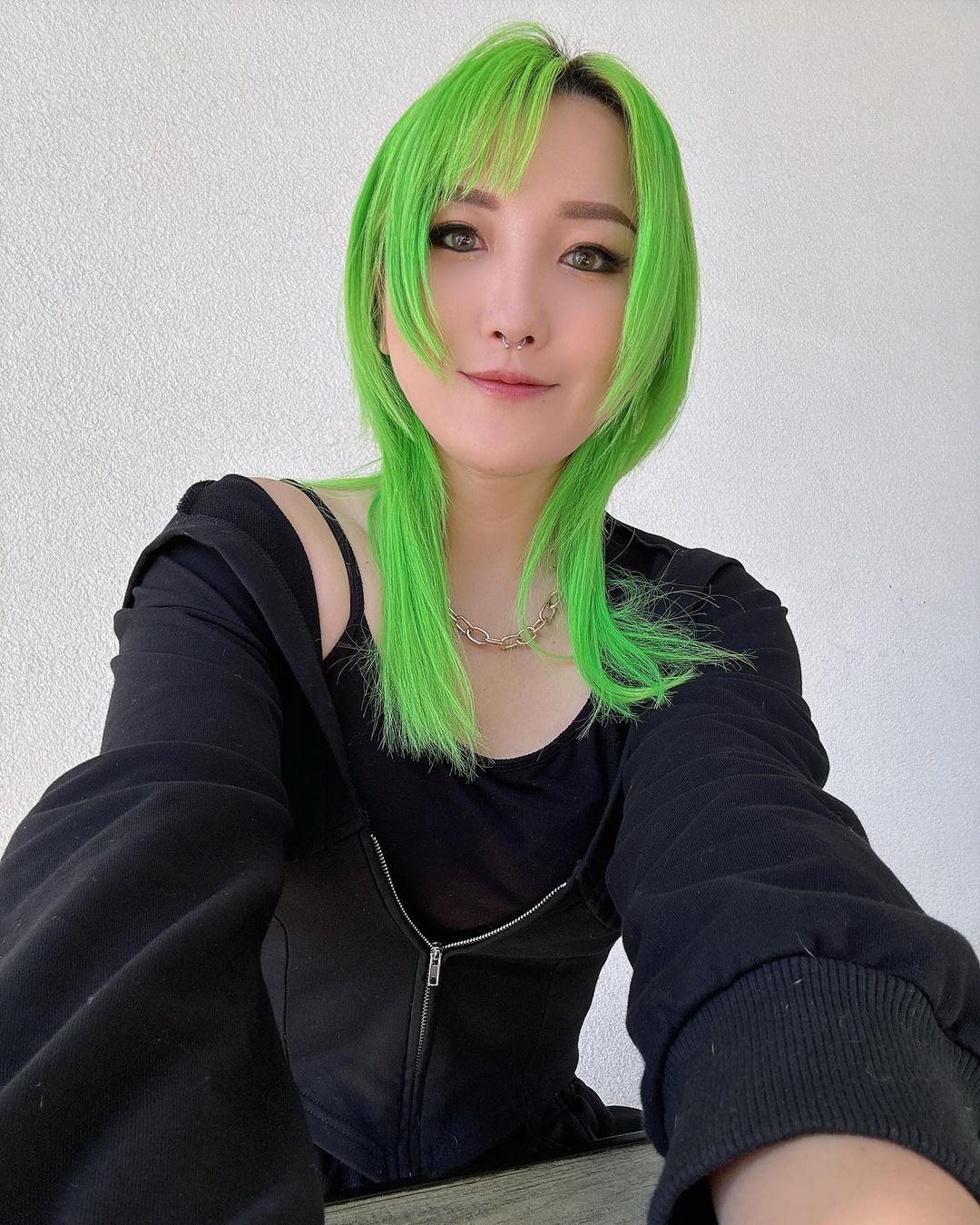 neon green hime cut