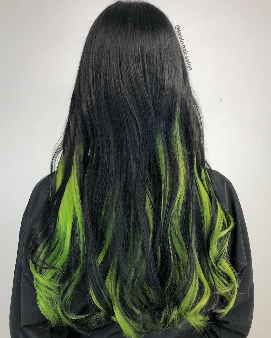 cheveux peekaboo vert fluo