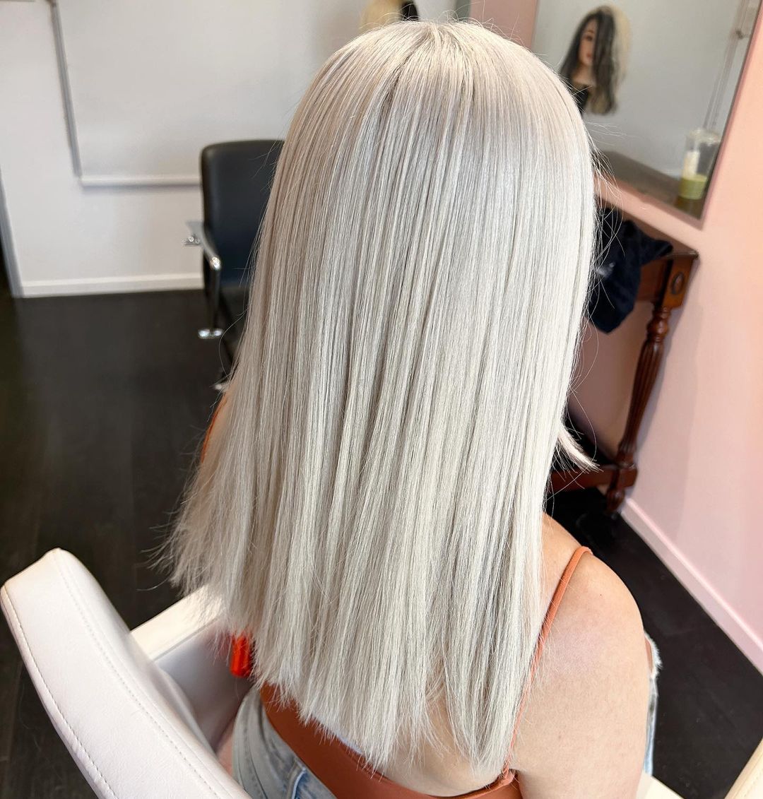 cheveux blonds platine