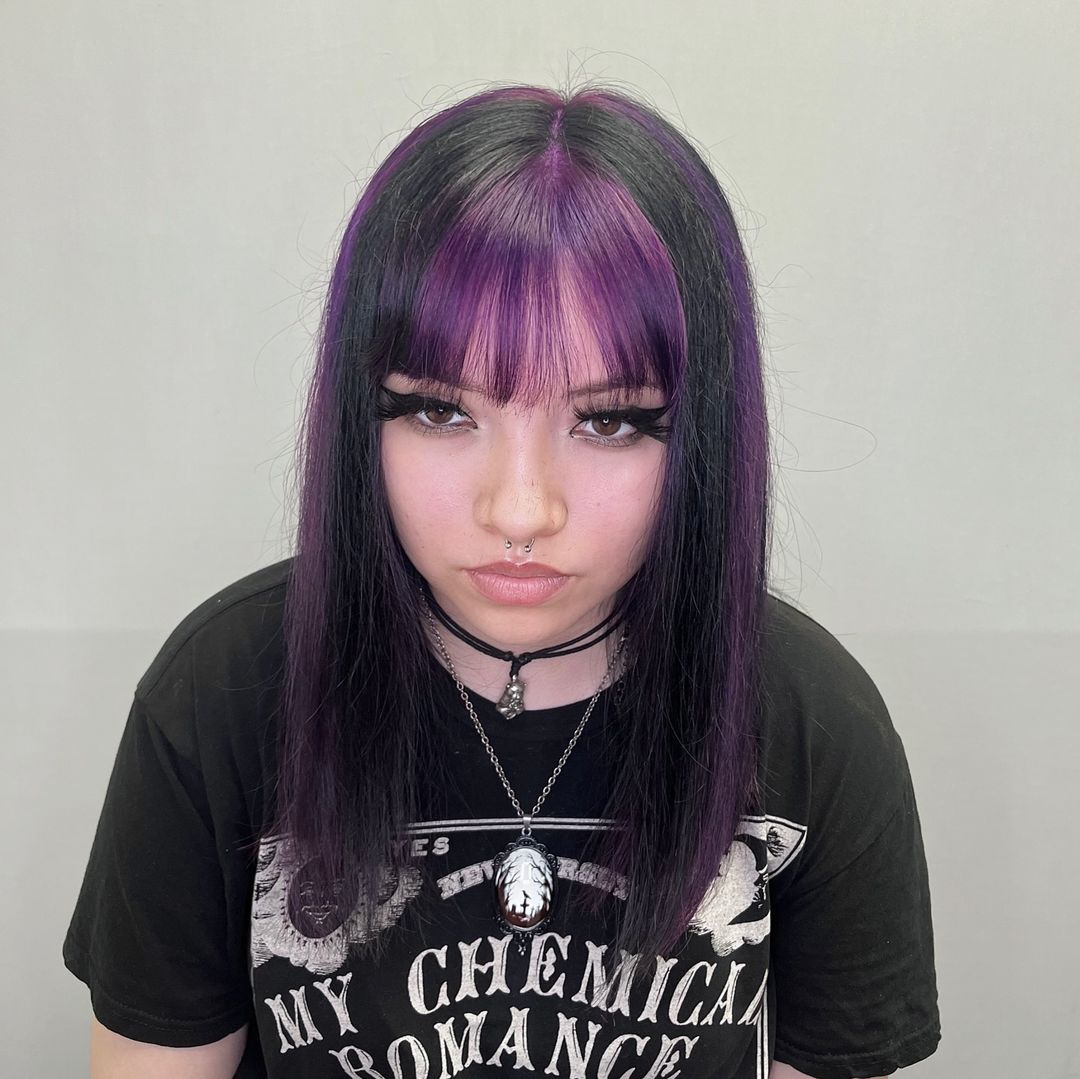 cheveux violet noir color block