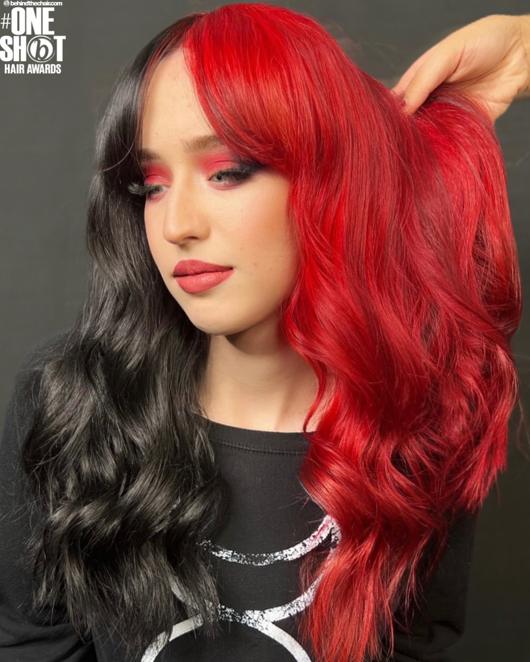 pelo rojo y negro