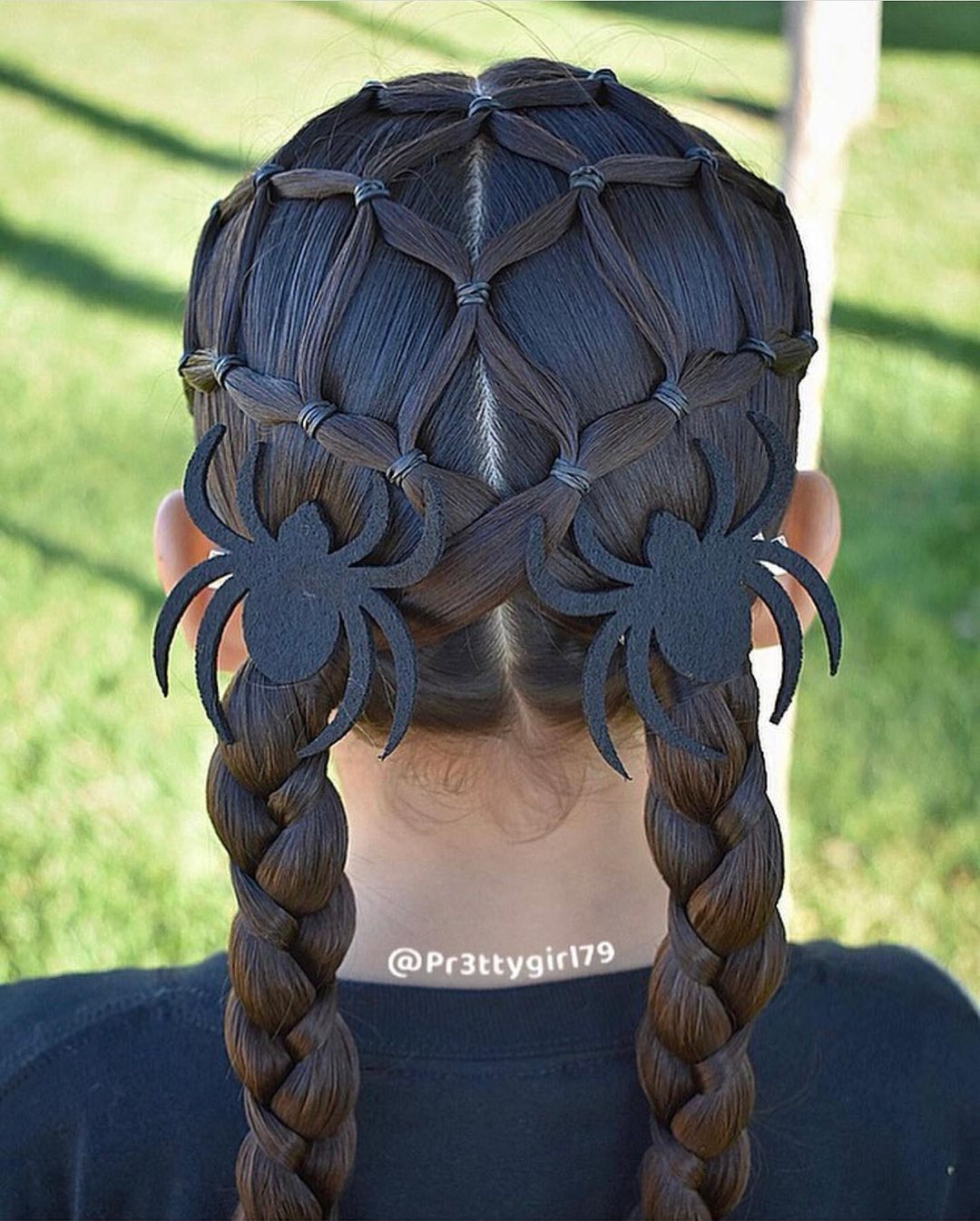 coiffure en queue de cochon en toile d'araignée