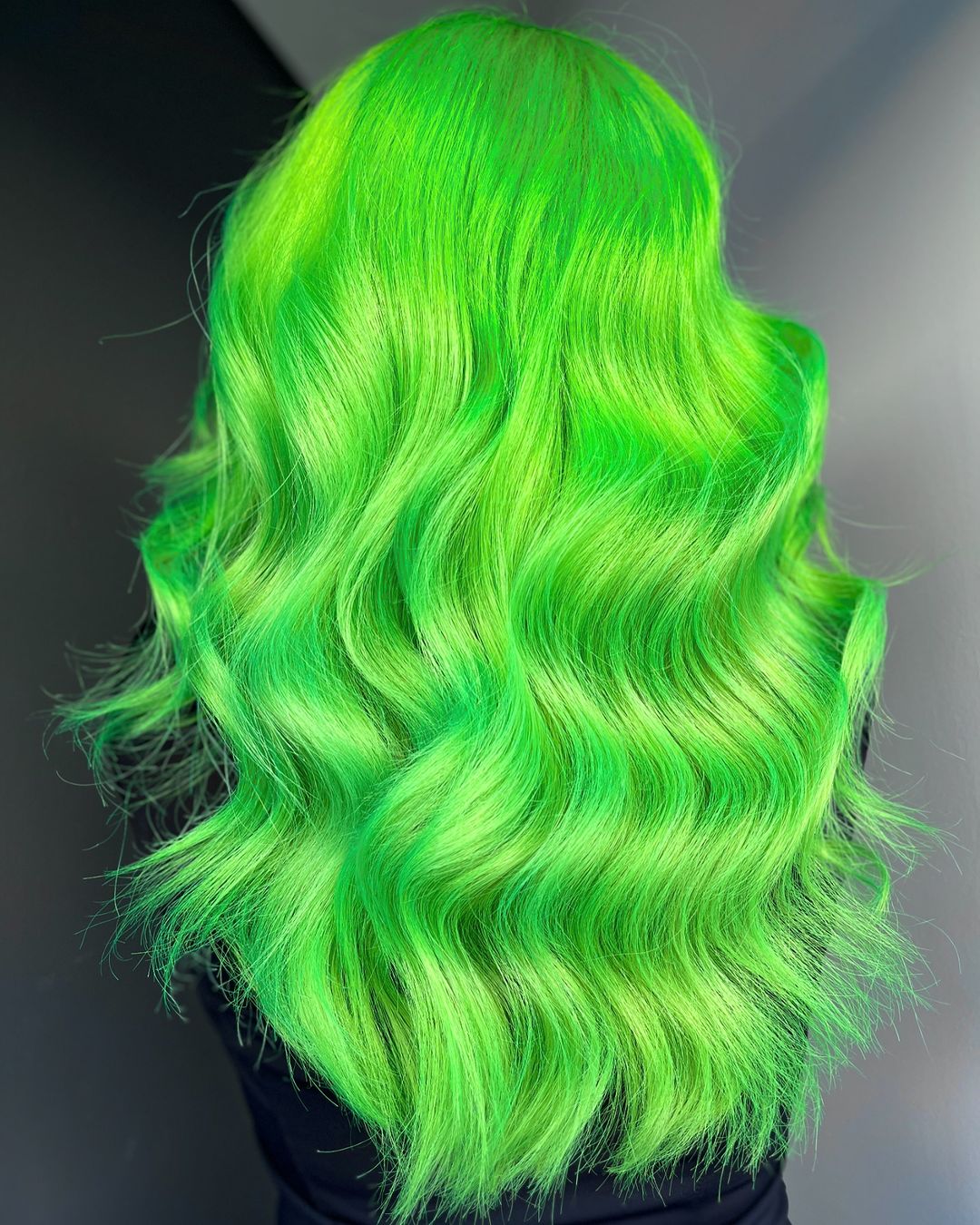 verde néon vibrante ondas suaves