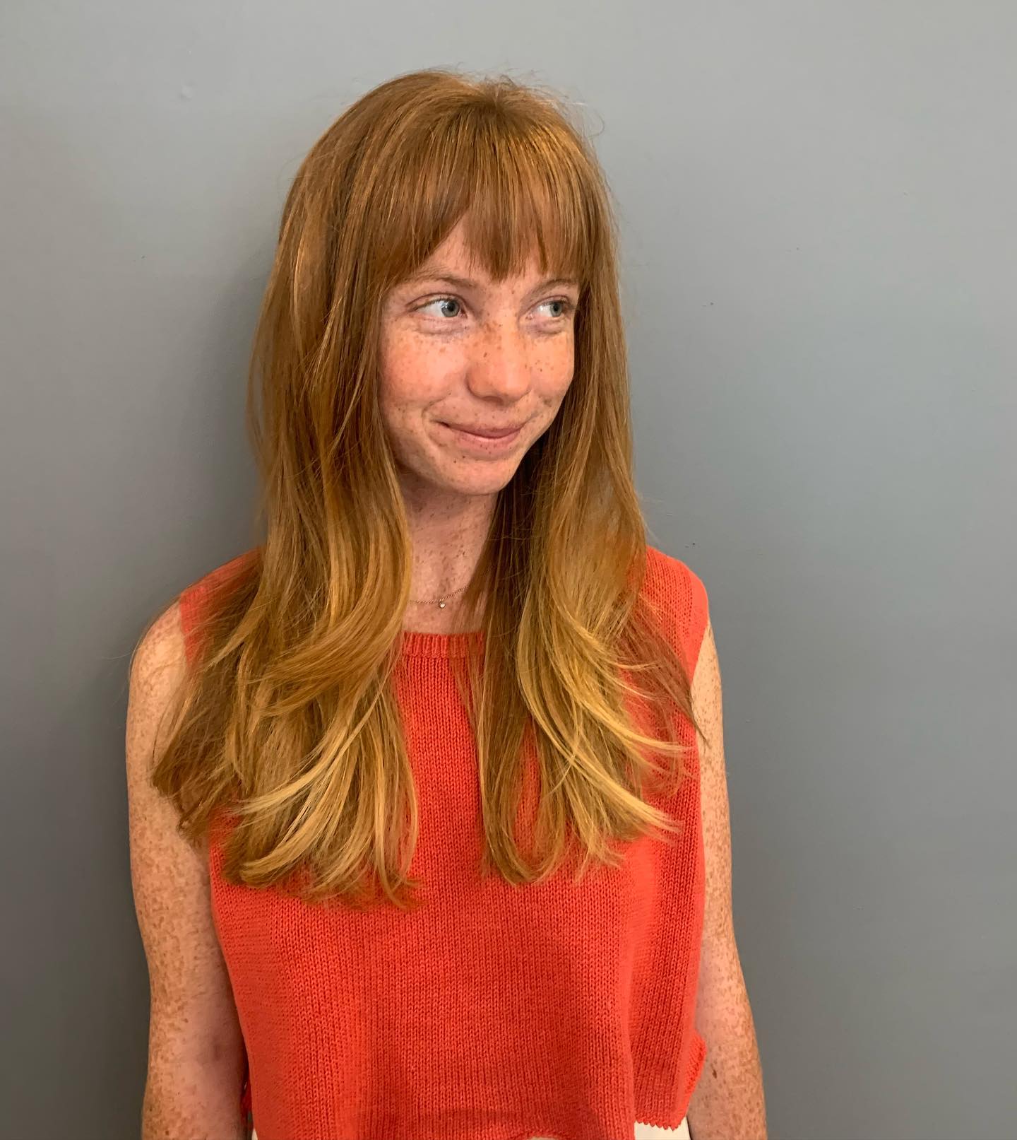 coupe de cheveux en forme de souris avec de longues mèches