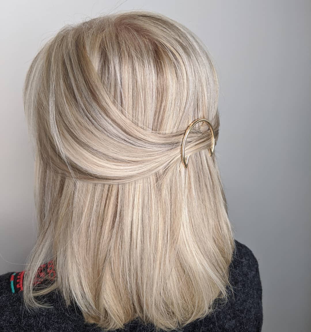 zacht blonde highlights met taupe lowlights