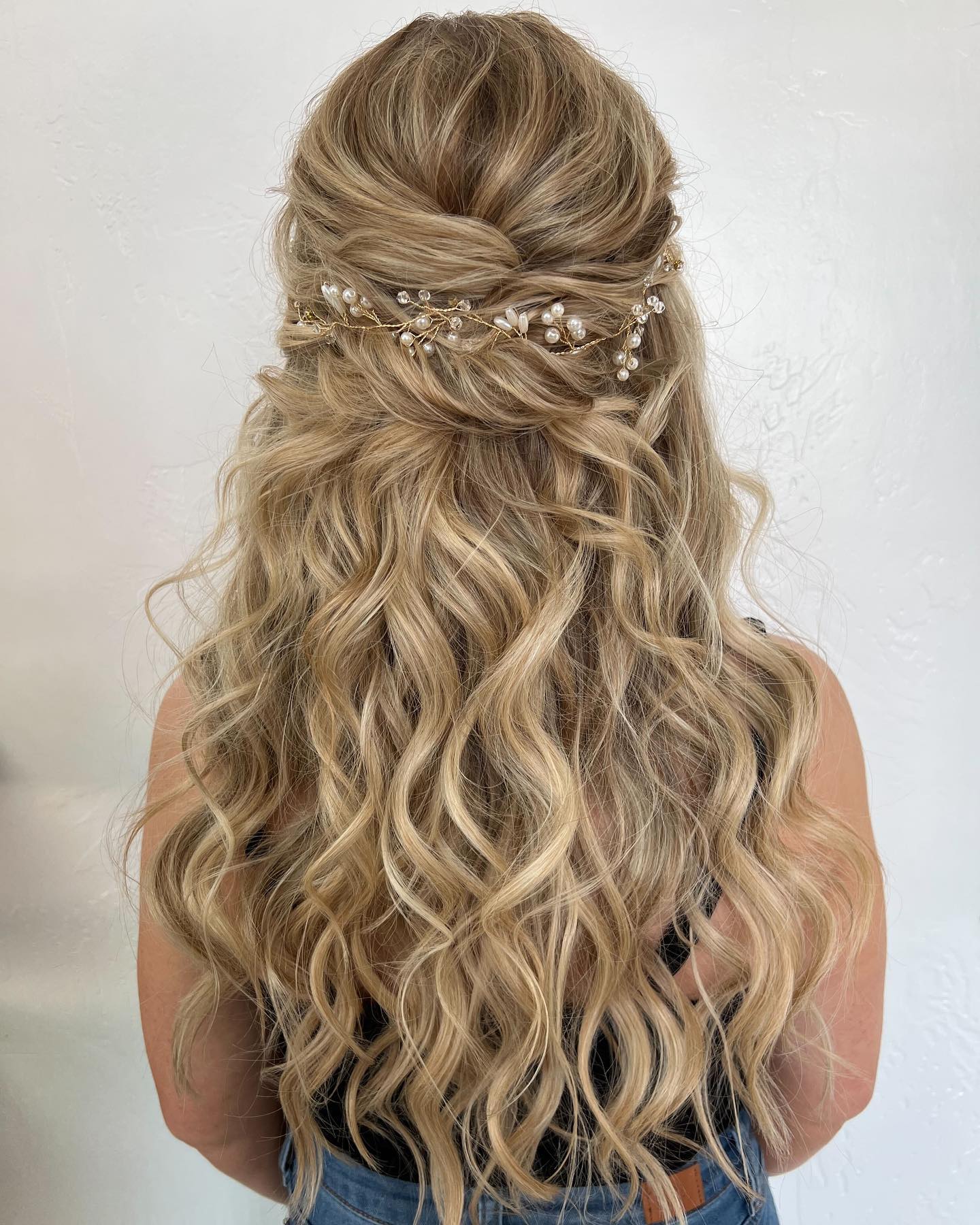 boho half op half af bruidsmeisjes haar