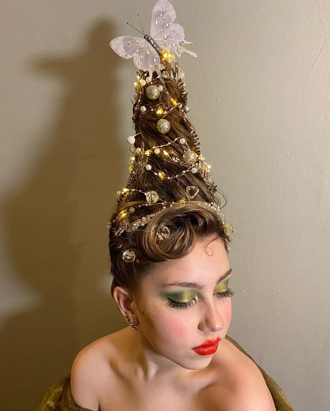 Elegant Christmas Tree Hair
