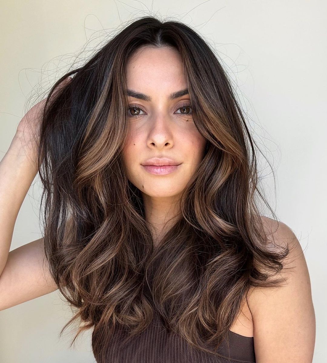 mechas para enmarcar el rostro para cabello castaño