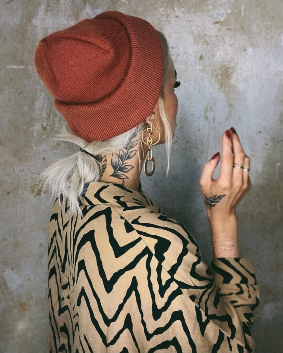 12-coolest-beanie-hairstyles-for-all-hair-types