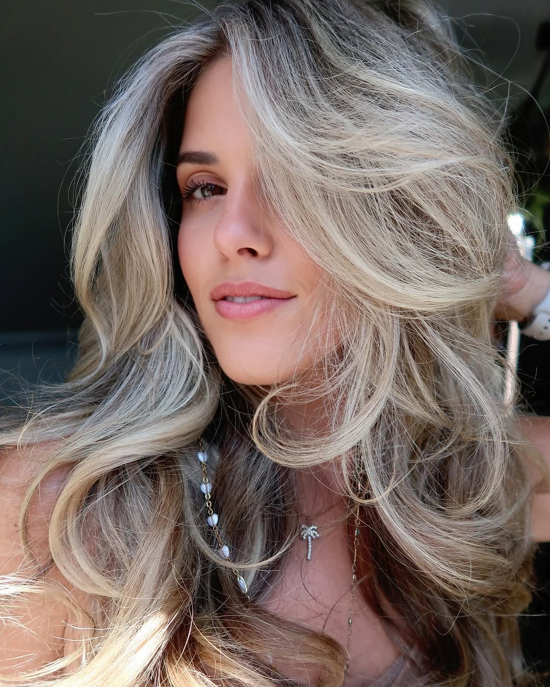 Pelo medio con Peekaboo Blowout