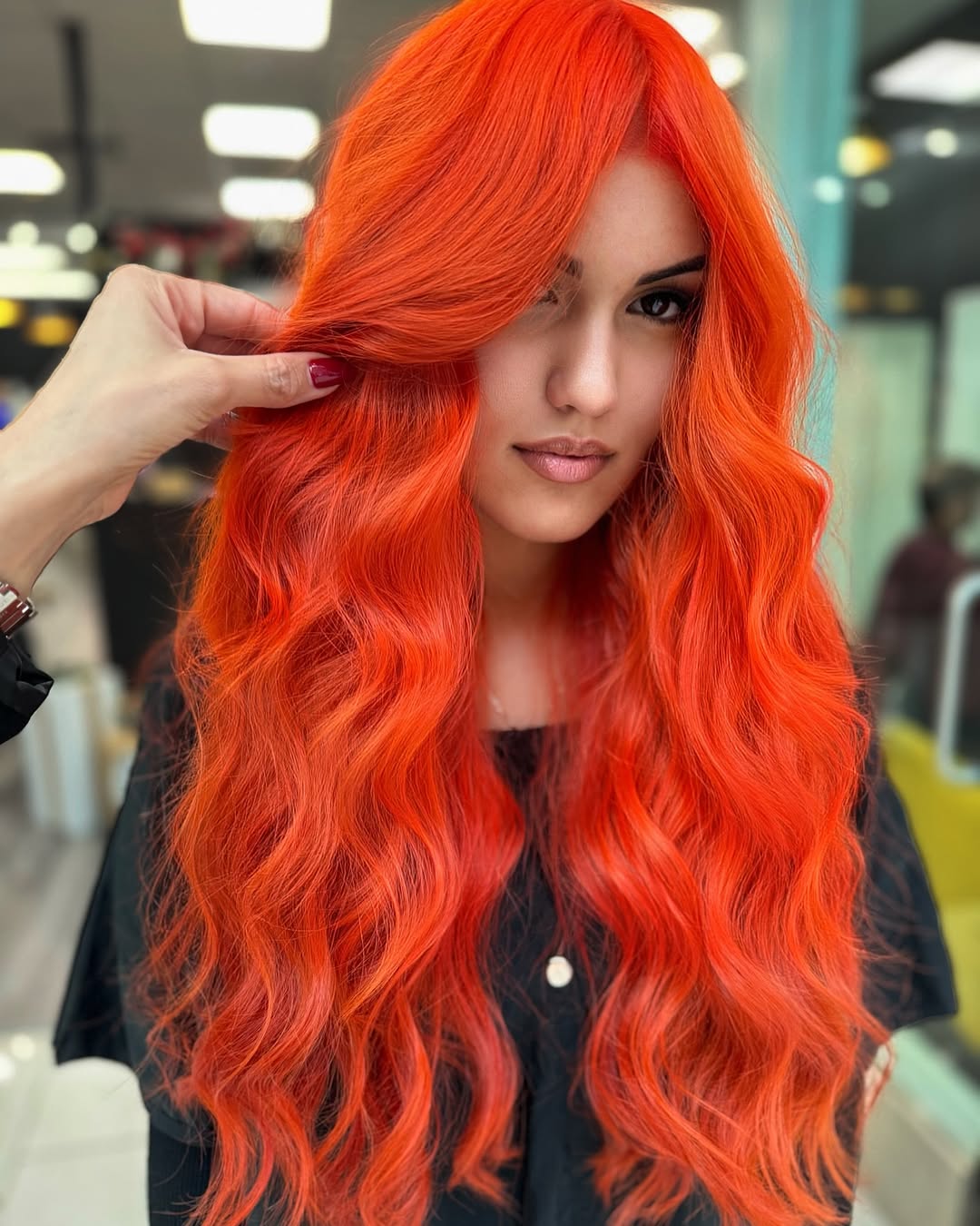 Cheveux orange fluo