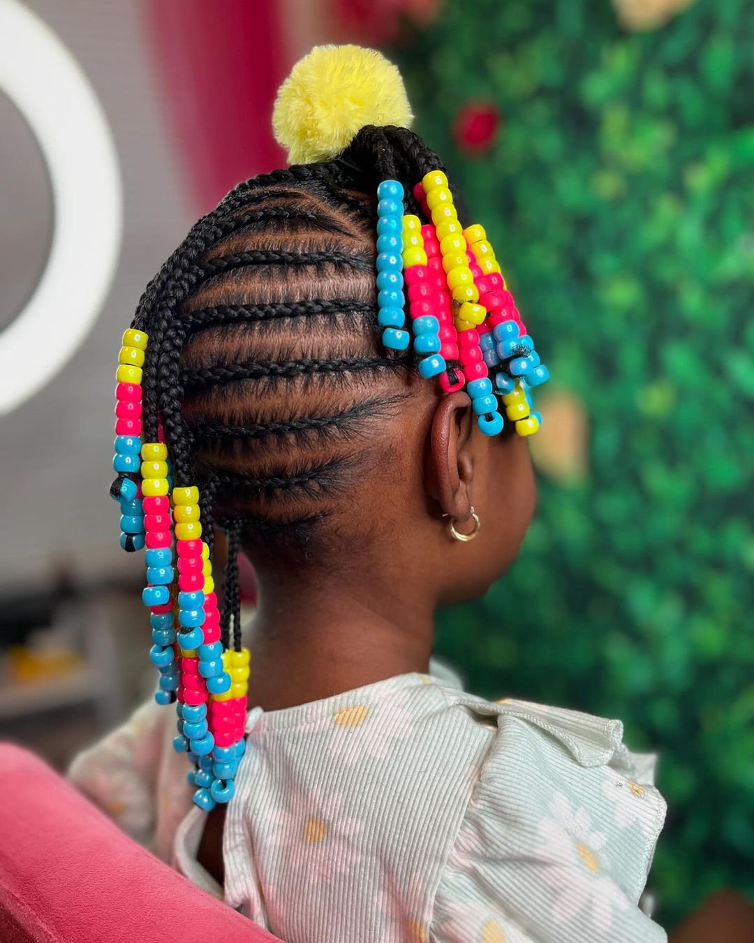 trenzas laterales con abalorios