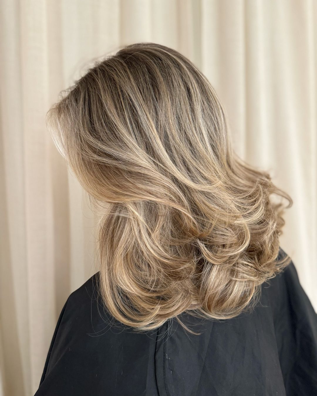 cabelo com brushing de inspiração vintage