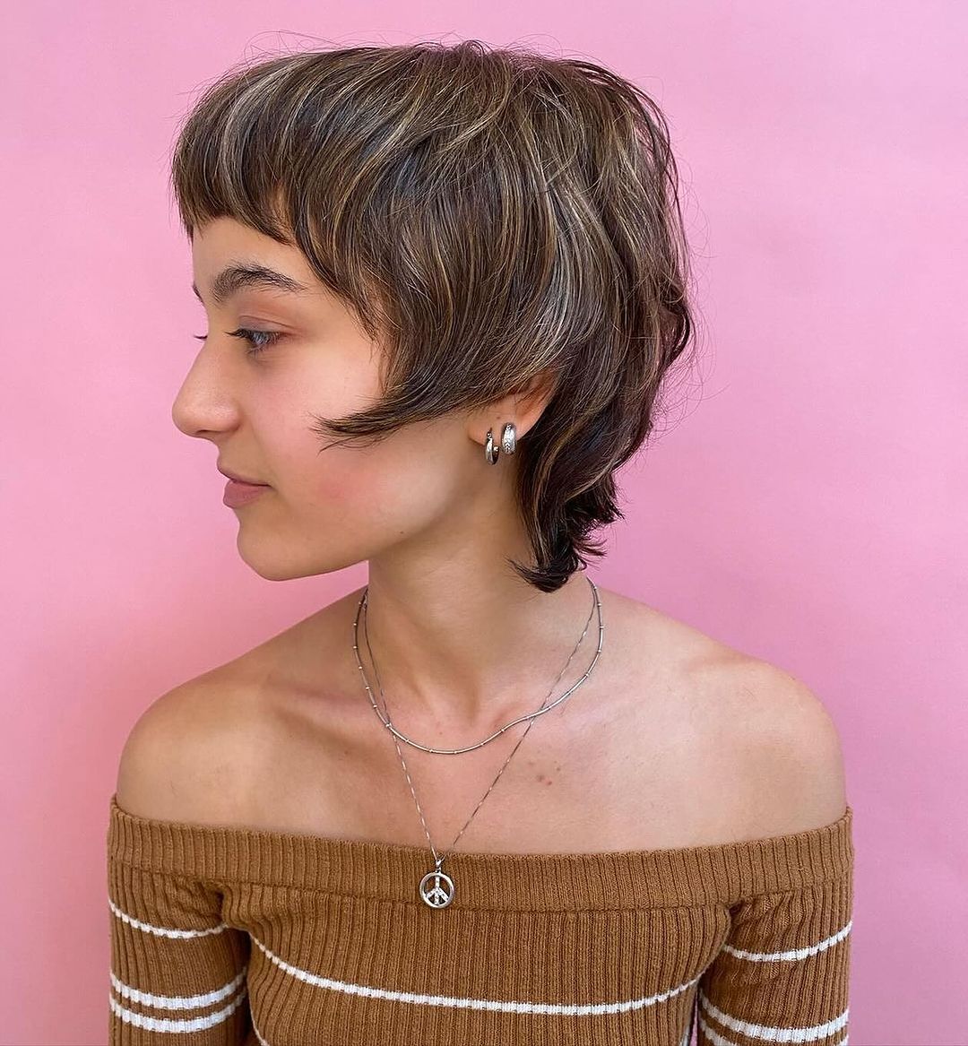 pixie bronde avec micro frange